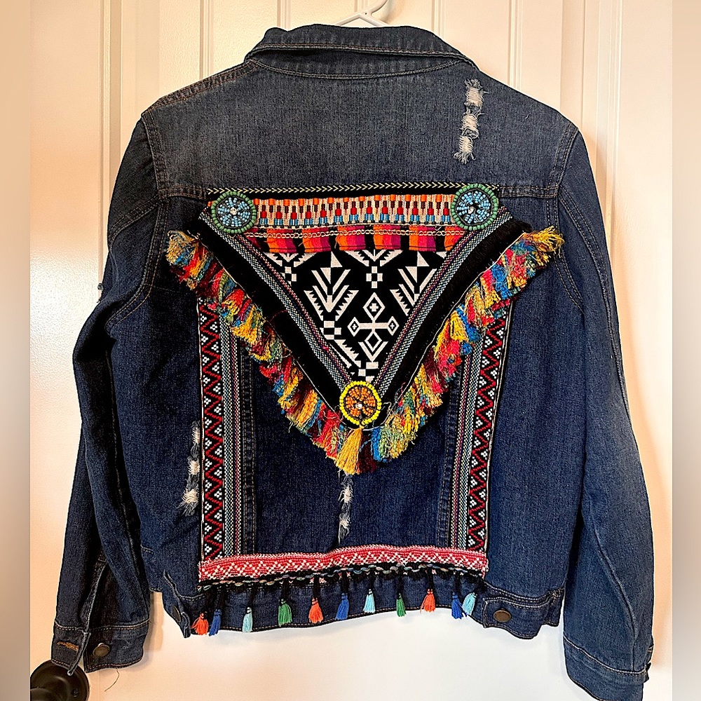 💕SOLD Embroidery denim jacket